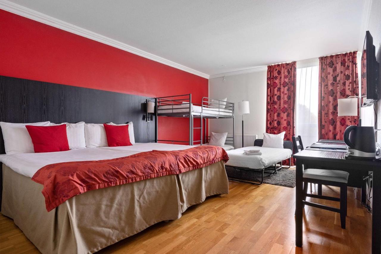 Western Royal Star Hotell 4*